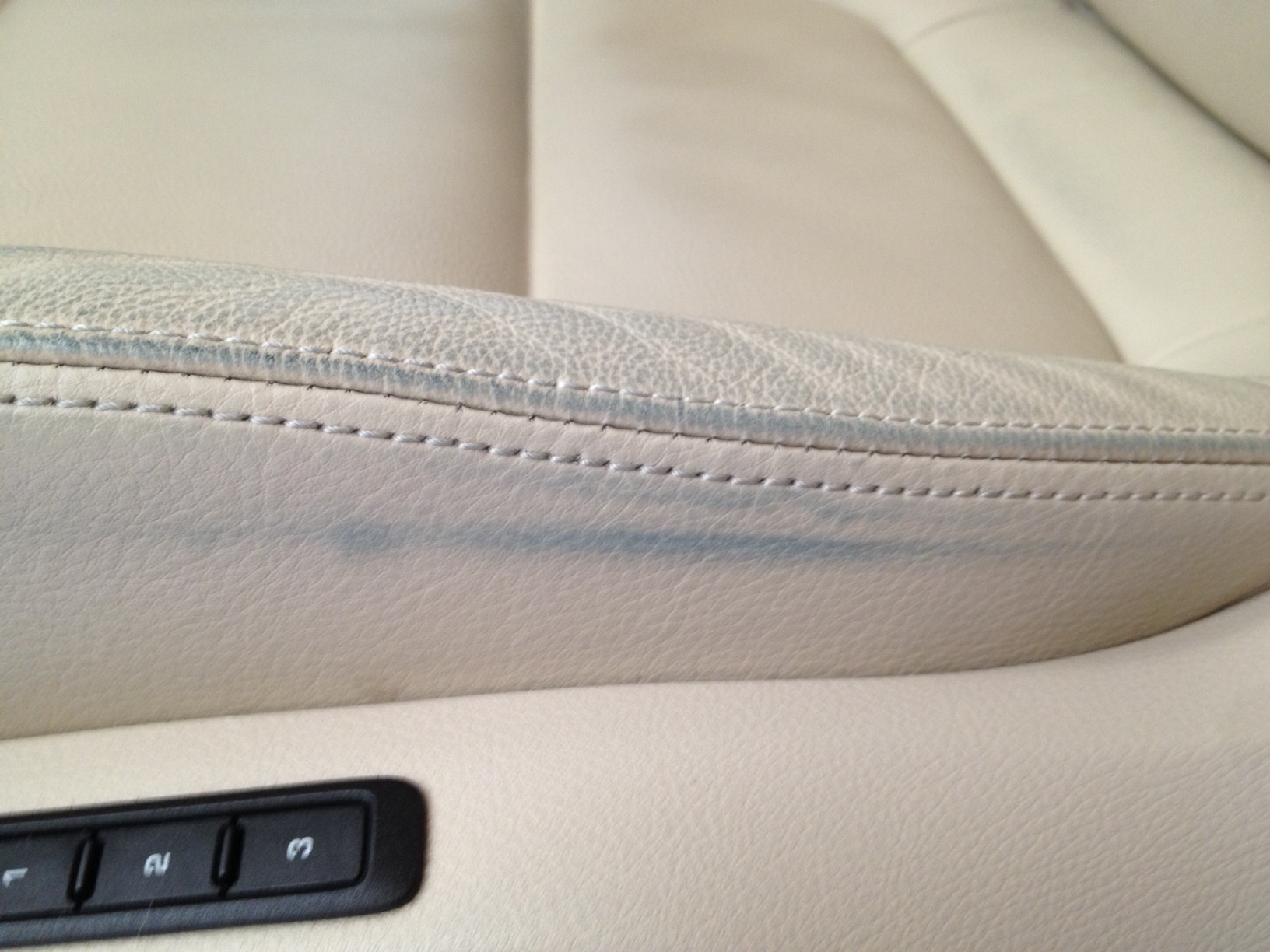Blue Jean Dye Transfer Stains, How To Remove Blue Jean Dye From Leather Car Seats