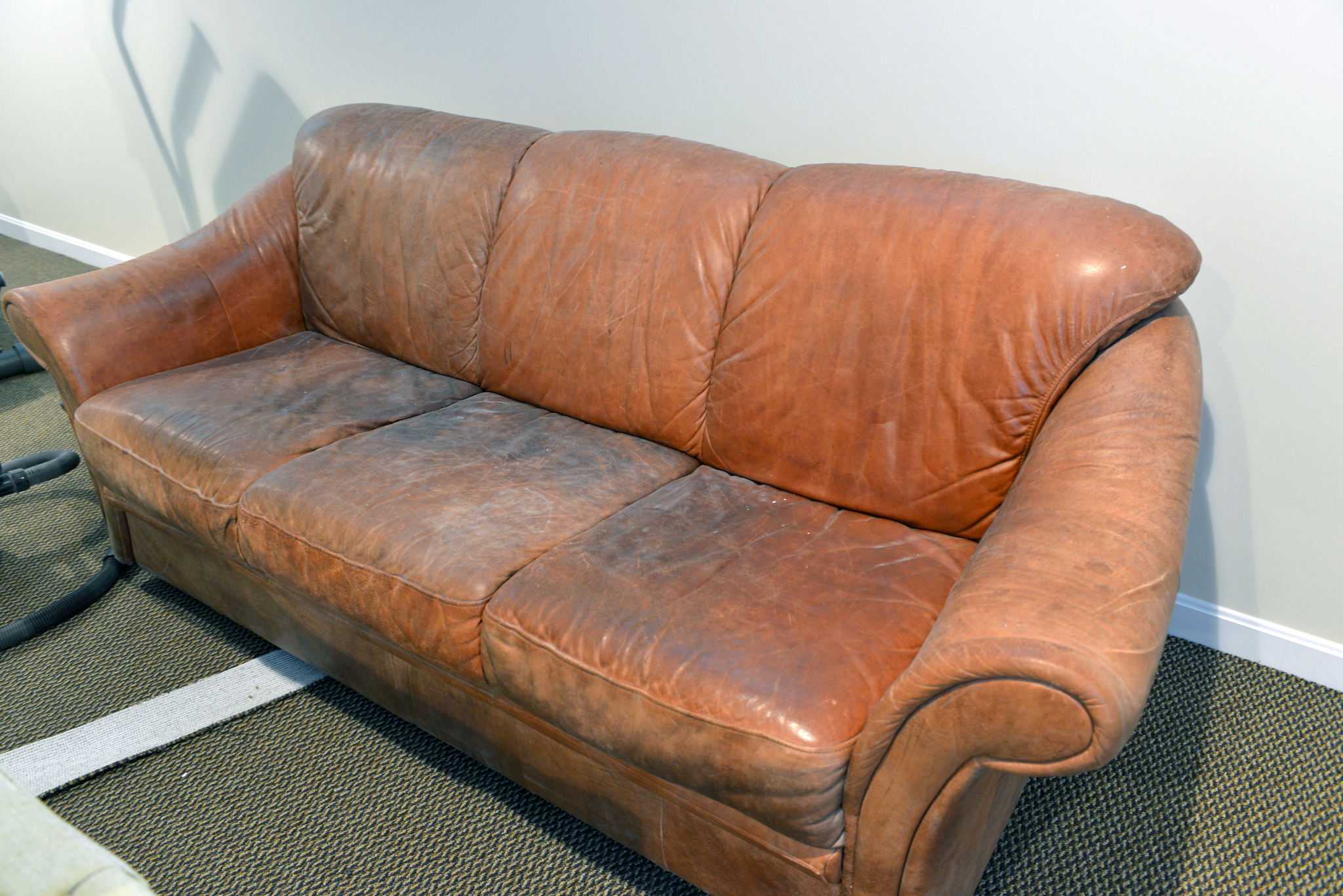 Aniline Leather Sofa By Puppy, How To Clean Aniline Leather Sofa