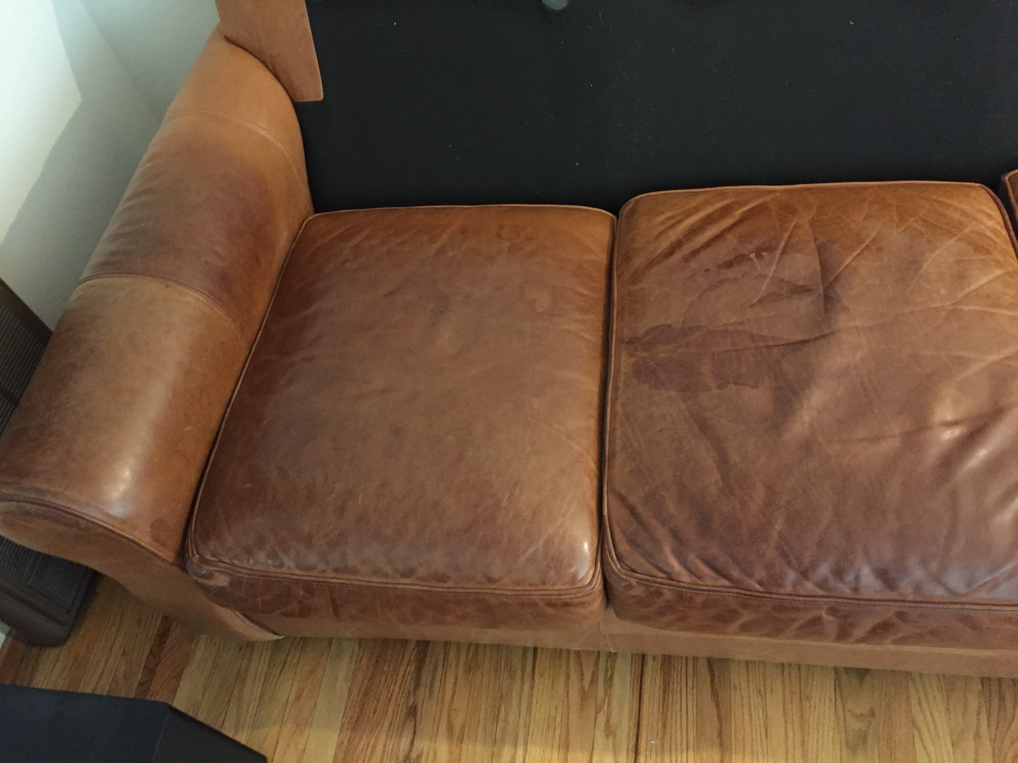 Name:  bottom cushion stains noflash.jpg
Views: 400
Size:  1.24 MB